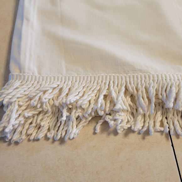 Vintage Handmade Bedspread Embroidered Flowers 72x80 Fringe Edges Floral Retro - Picture 13 of 14